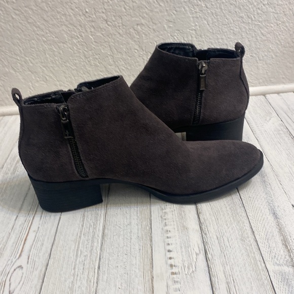 Kenneth Cole New York Women’s Dark Gray Dara Booties - Picture 5 of 13
